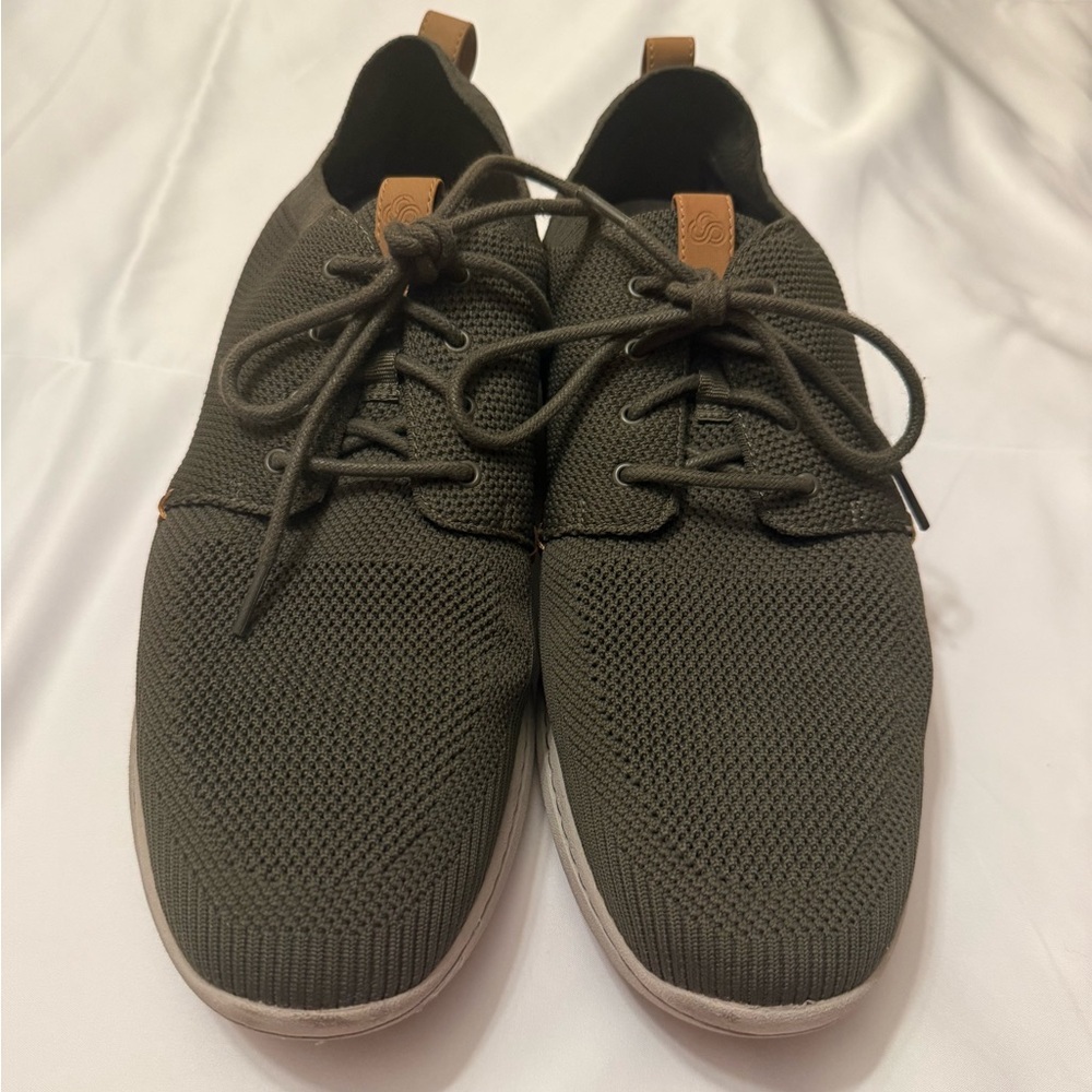Clark's Cloudsteppers Olive Knit Sneakers size 13 GUC